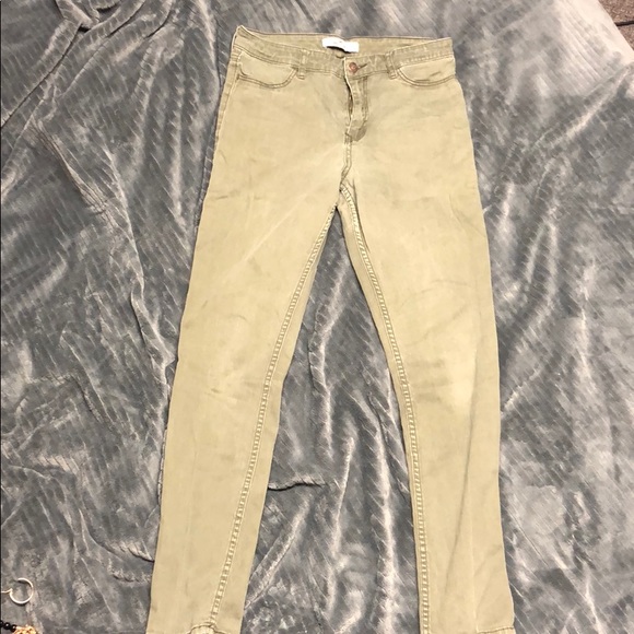 Olive green Hollister skinny jeans. - Picture 3 of 3